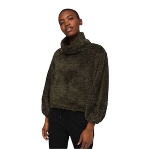 Lululemon Warm Restore Sherpa Fleece Pullover Pockets Oversized Top Olive Green